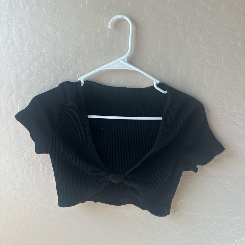 Black Ribbed Knot Front Top